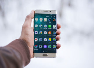 Pożyczka przez telefon – zalety i wady tego sposobu Pożyczka przez telefon – zalety i wady tego sposobu