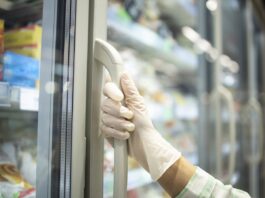 Przydatność witryn chłodniczych w lokalach gastronomicznych