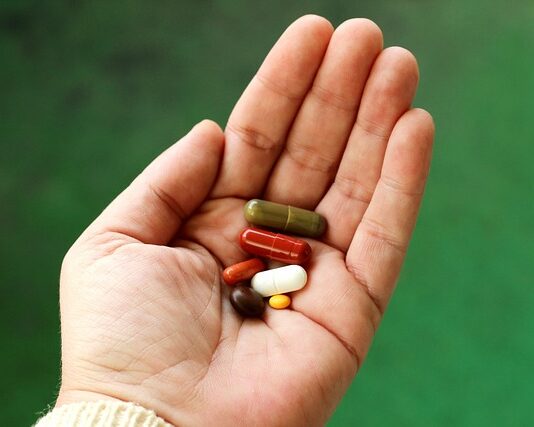 Jakie są skutki napływu bezpośrednich inwestycji zagranicznych do Polski? Jakie są skutki napływu bezpośrednich inwestycji zagranicznych do Polski?